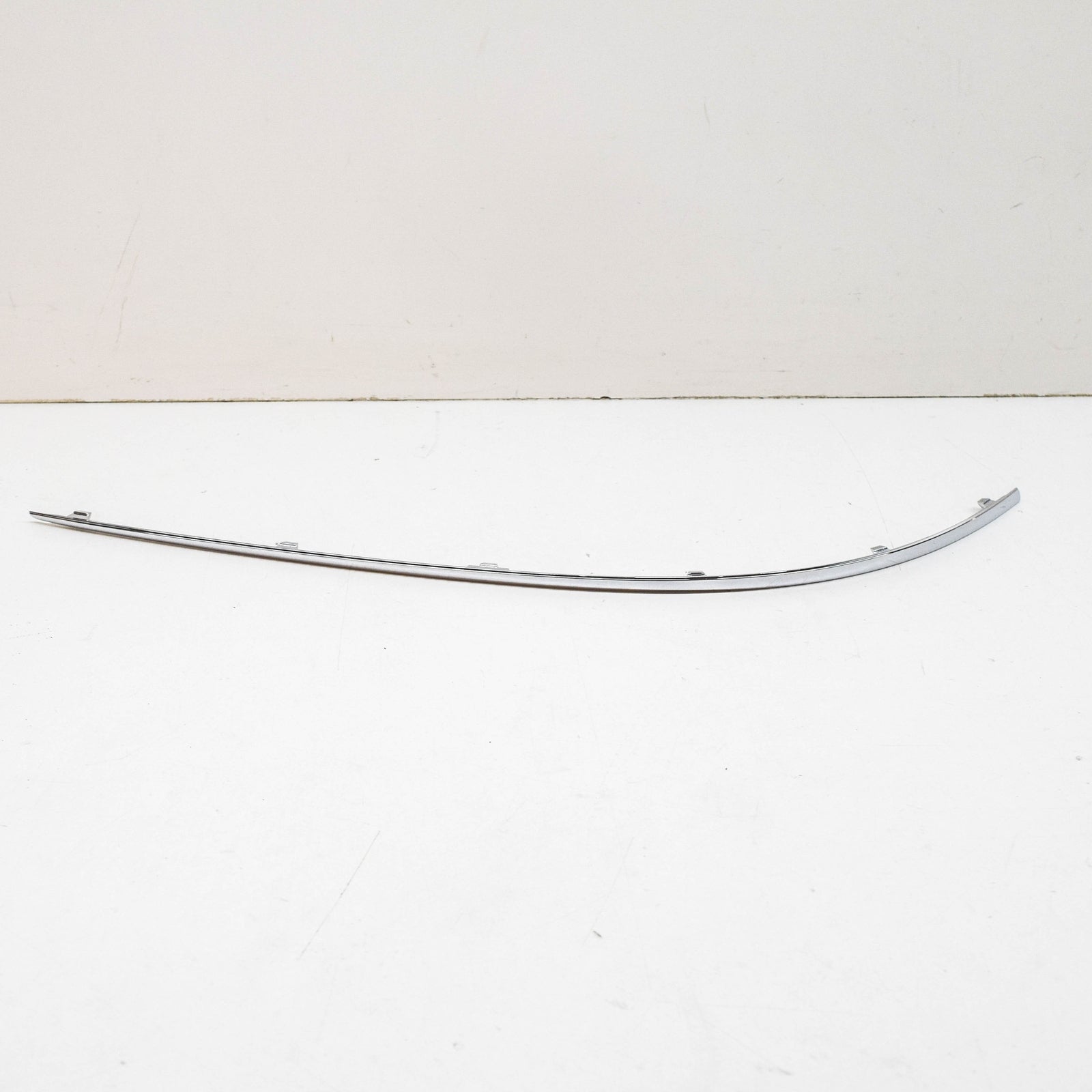 NEW MERCEDES-BENZ B W245 FRONT BUMPER LEFT TRIM STRIP A1698851374 ORIGINAL