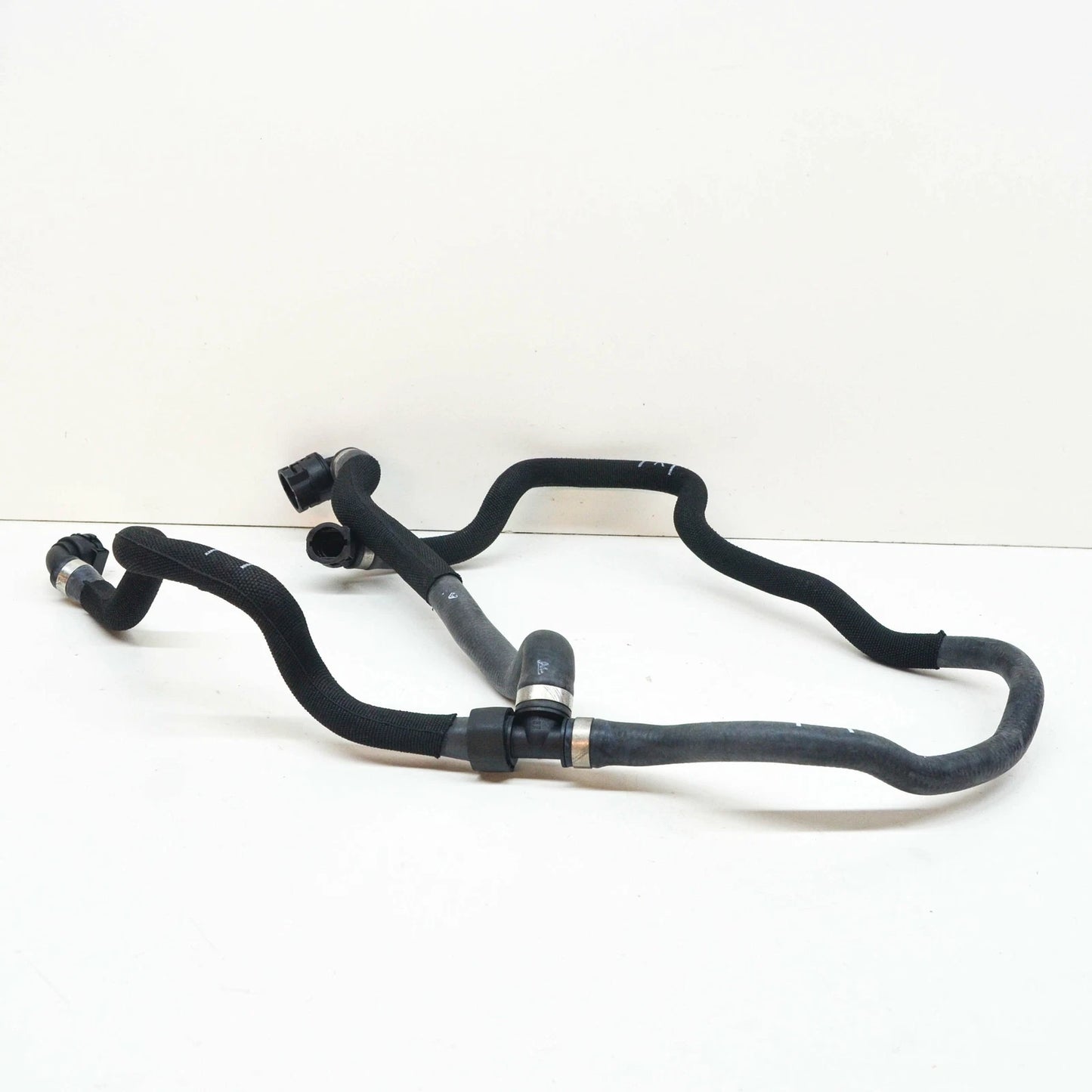 NEW BMW 7 G11 G12 EXTERNAL COOLING RADIATOR LOWER HOSE 17129487613 ORIGINAL