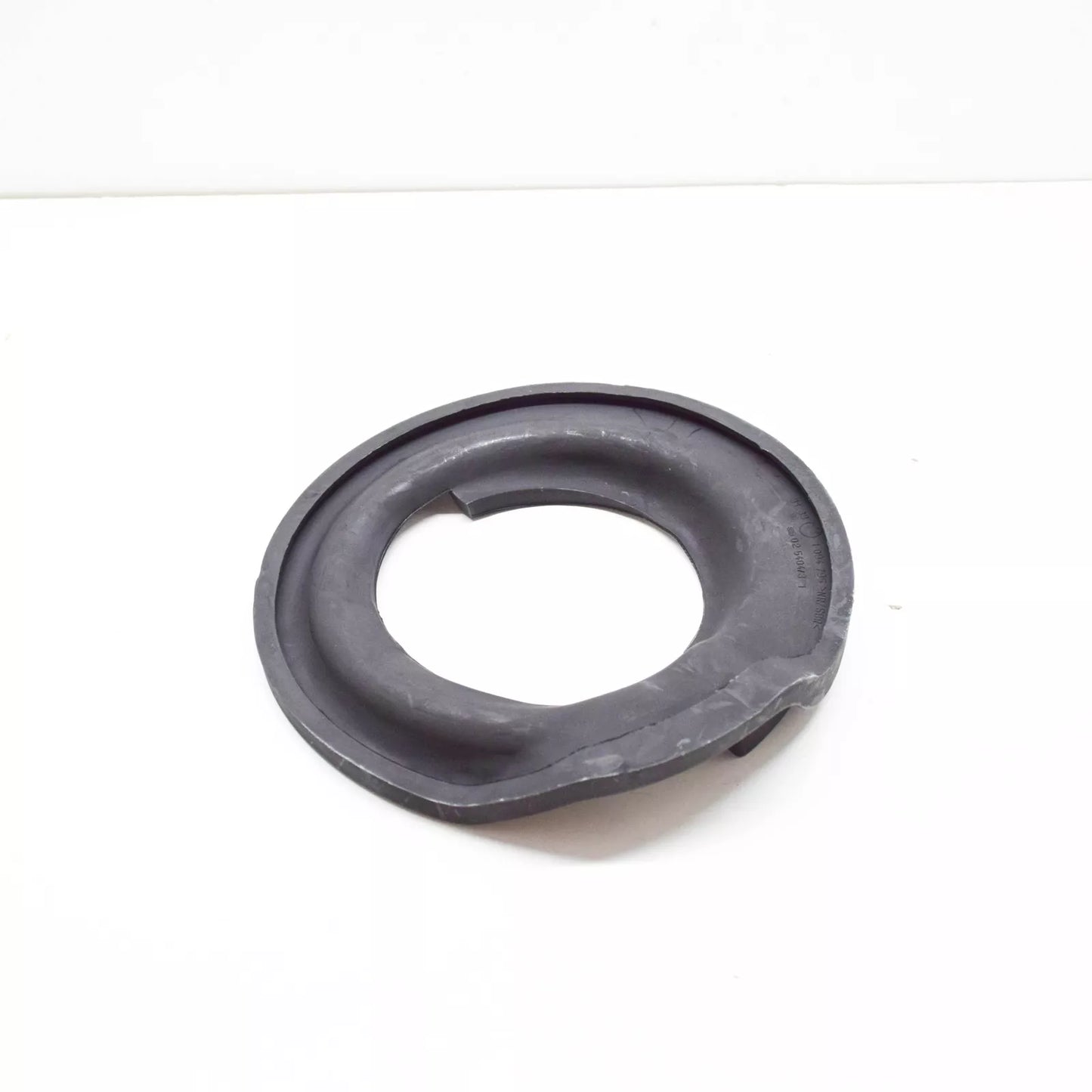 NEW BMW 7 E38 LOWER SPRING PAD 31331094795 1094795 ORIGINAL