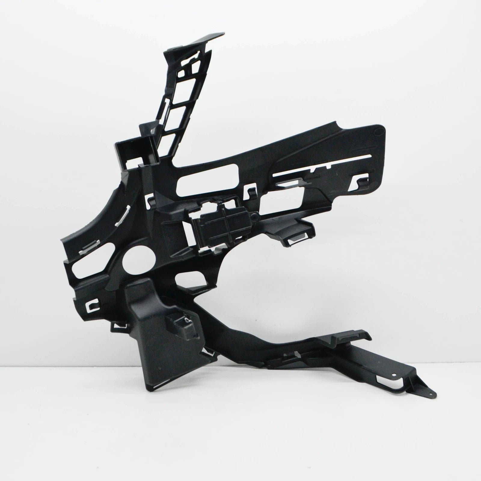 NEW MB S W222 FRONT RIGHT BUMPER INSIDE BASIC MOUNTING A2228856700 ORIGINAL