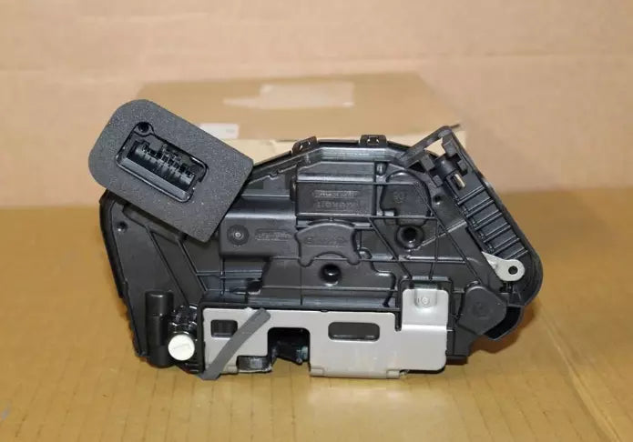 NEW VW GOLF CD MK8 REAR LEFT DOOR LOCK 5TA839015P ORIGINAL