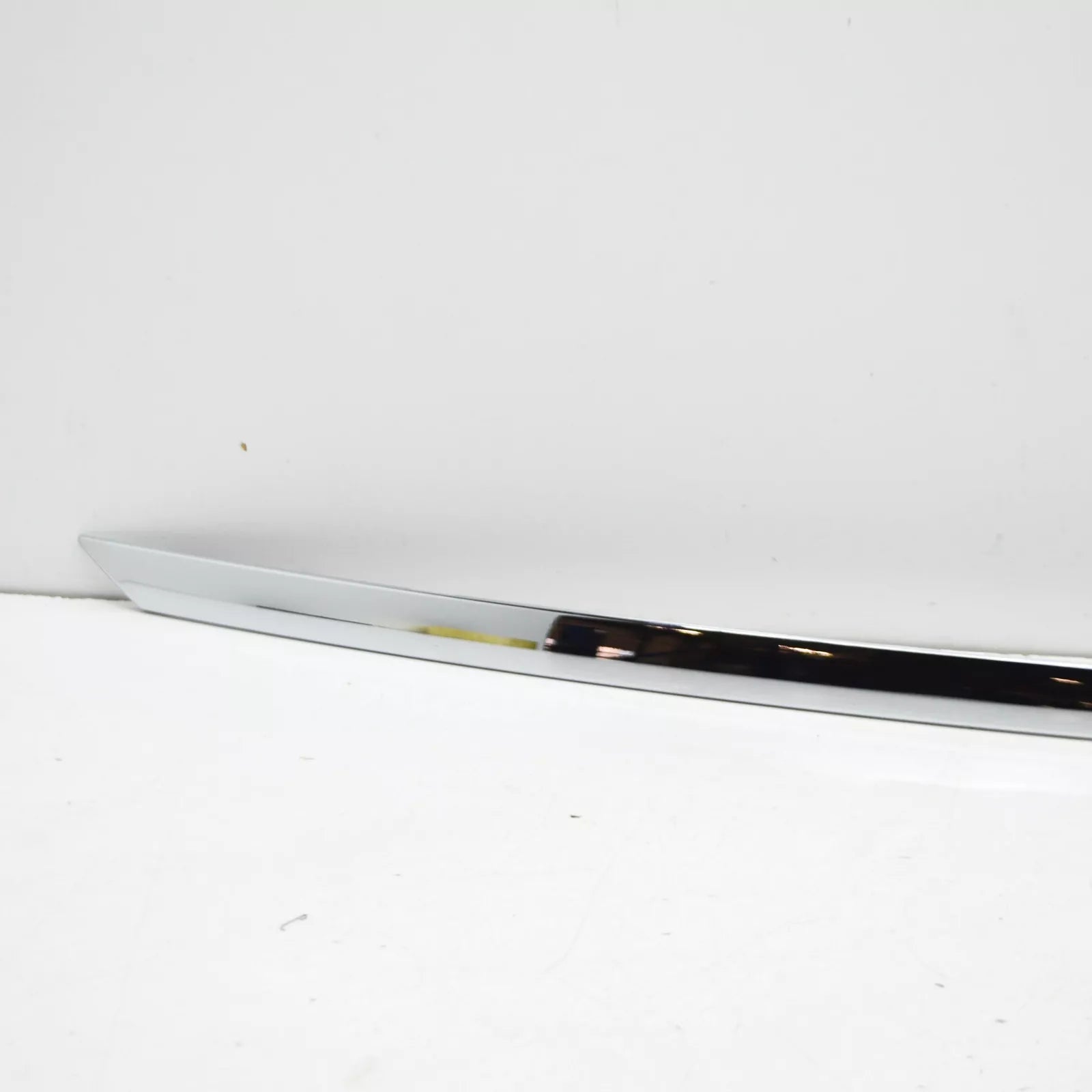 NEW BMW 7 F01, F02 REAR BUMPER CHROME STRIP MOULDING 51127301239 7301239