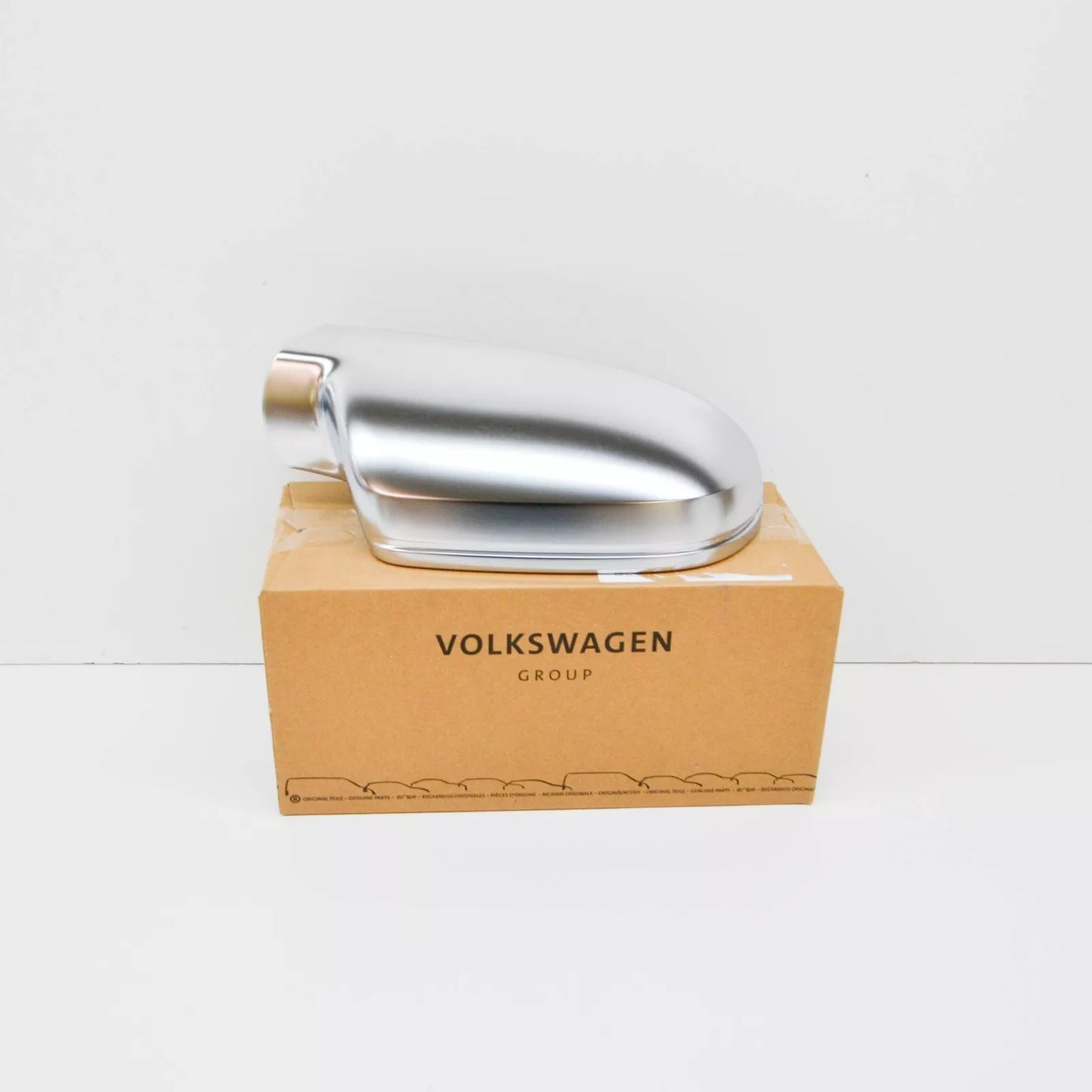 NEW AUDI A3 S3 FRONT RIGHT DOOR MIRROR CAP COVER 8F0857528A 3Q7 ORIGINAL