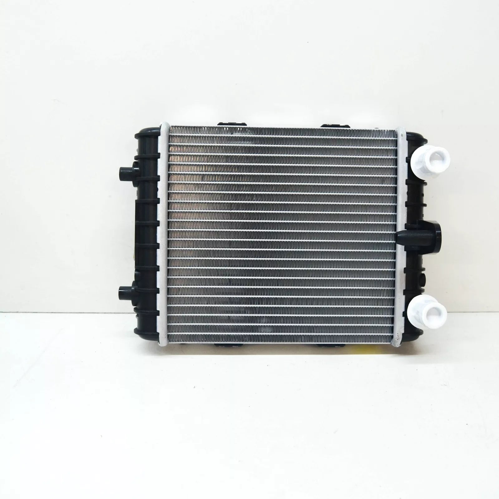NEW AUDI A6 S6 C8 AUXILIARY RIGHT SIDE COOLING RADIATOR 4K0121212C