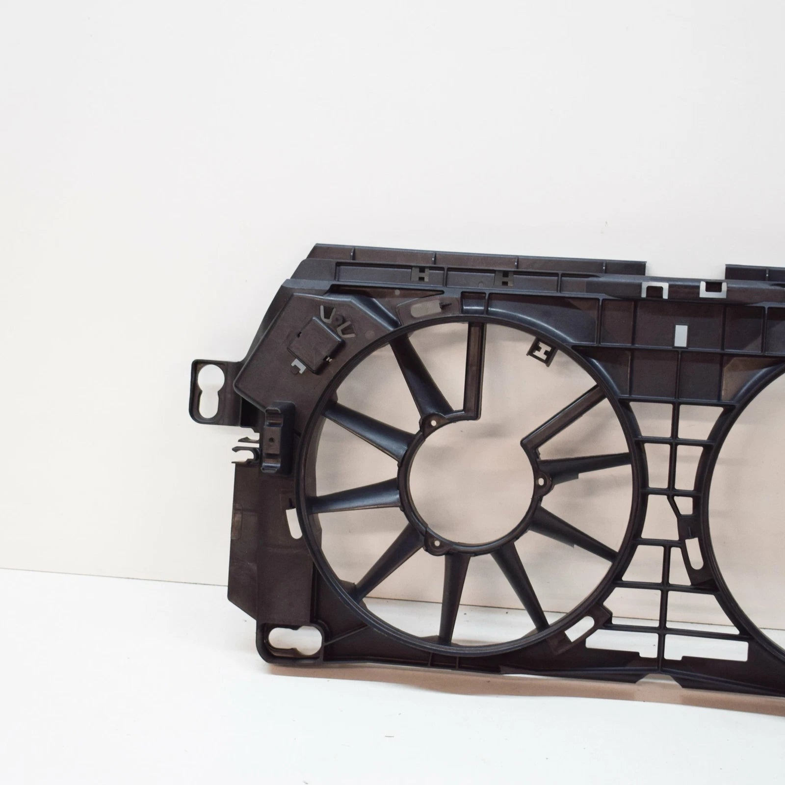 NEW MERCEDES BENZ SPRINTER 906 RADIATOR FAN SHROUD A9065051455