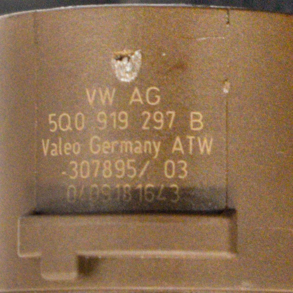 NEW AUDI TT FV 8S FRONT PARKING SENSOR 5Q0919297BGRU