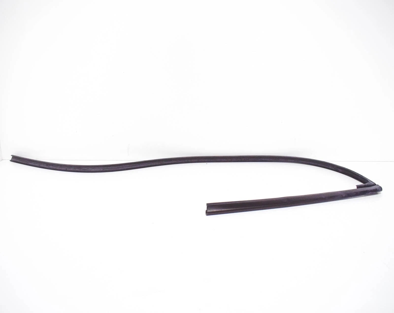 NEW BMW 7 E38 REAL LEFT UPPER WINDOW SEAL 51228157877 8157877 ORIGINAL