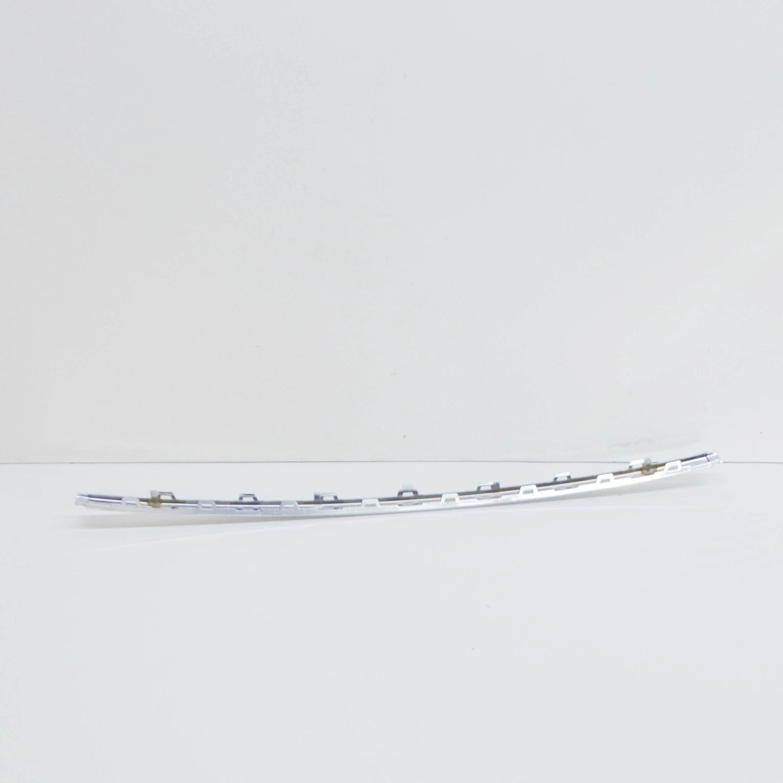 NEW VOLKSWAGEN ARTEON 3H7 REAR BUMPER CENTER TRIM MOLDING 3G88538352ZZ ORIGINAL