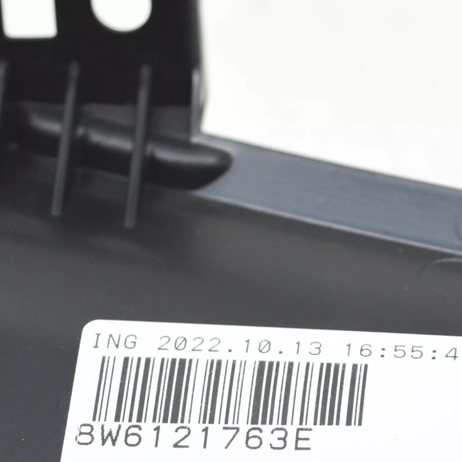 NEW AUDI RS5 8W6 FRONT BUMPER LEFT AIR GUIDE 8W6121763E