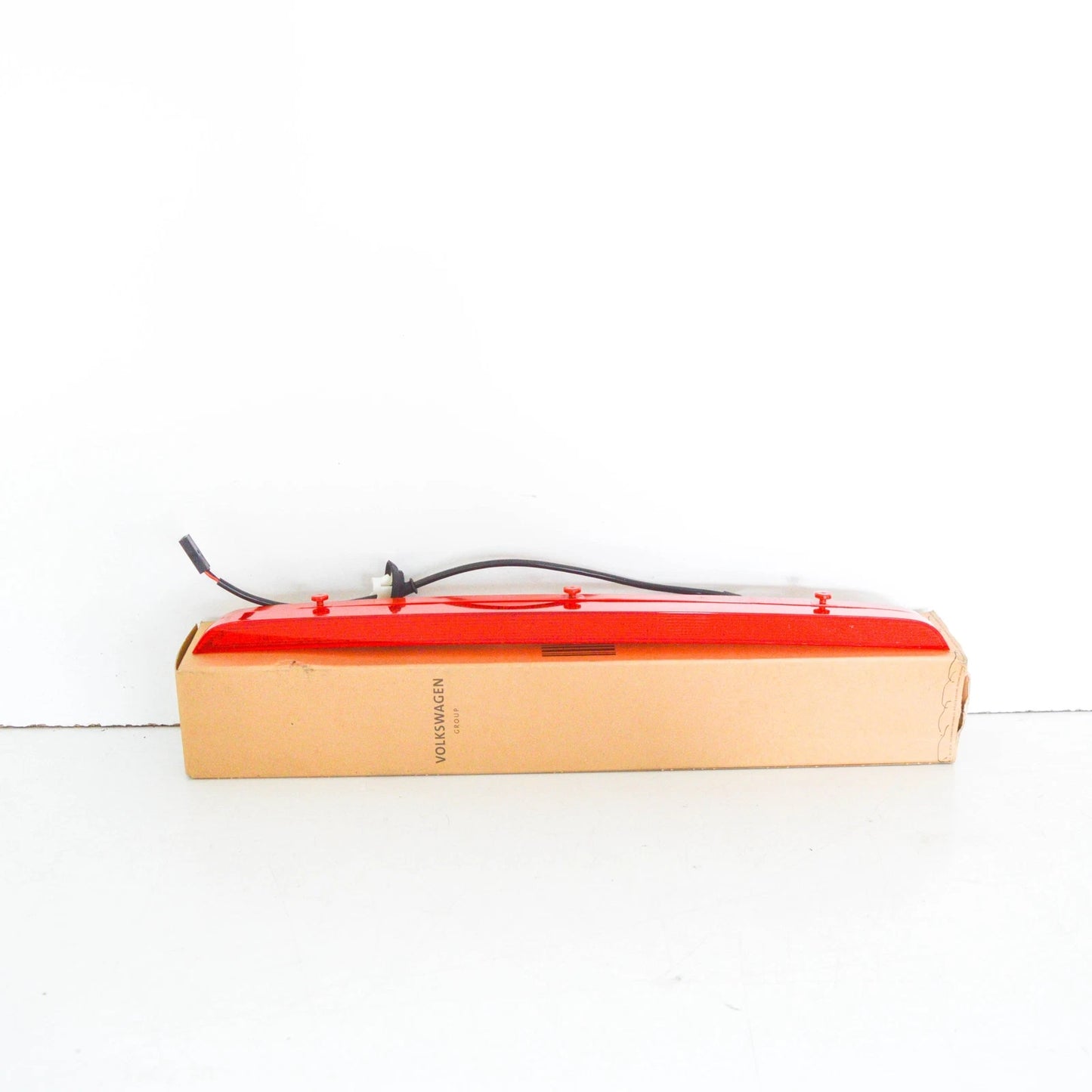 NEW AUDI A6 C6 REAR ADDITIONAL THIRD BRAKE STOP LIGHT 4G9945097 ORIGINAL