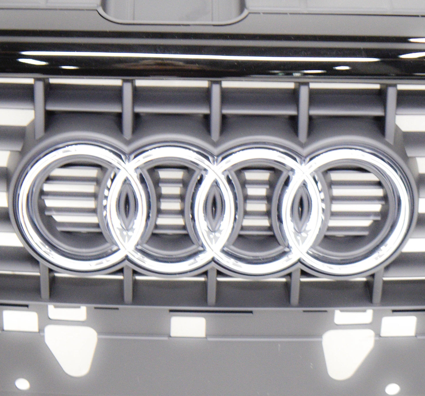 NEW AUDI A4 B7 S-LINE RADIATOR GRILLE 8E0853651MVMZ 2008 ORIGINAL