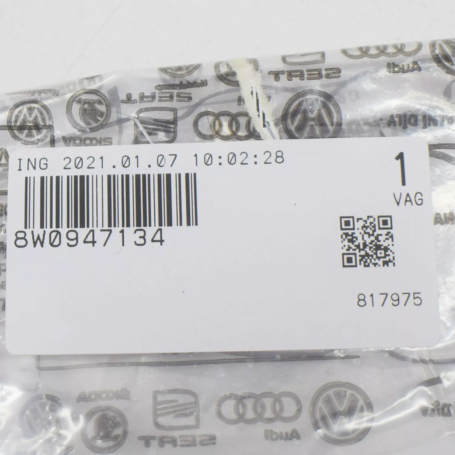 NEW AUDI A4 B9 FRONT RIGHT DOOR COURTESY LIGHT 8W0947134