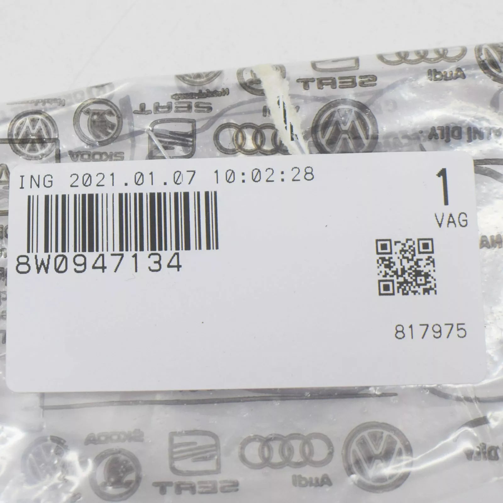 NEW AUDI A4 B9 FRONT RIGHT DOOR COURTESY LIGHT 8W0947134