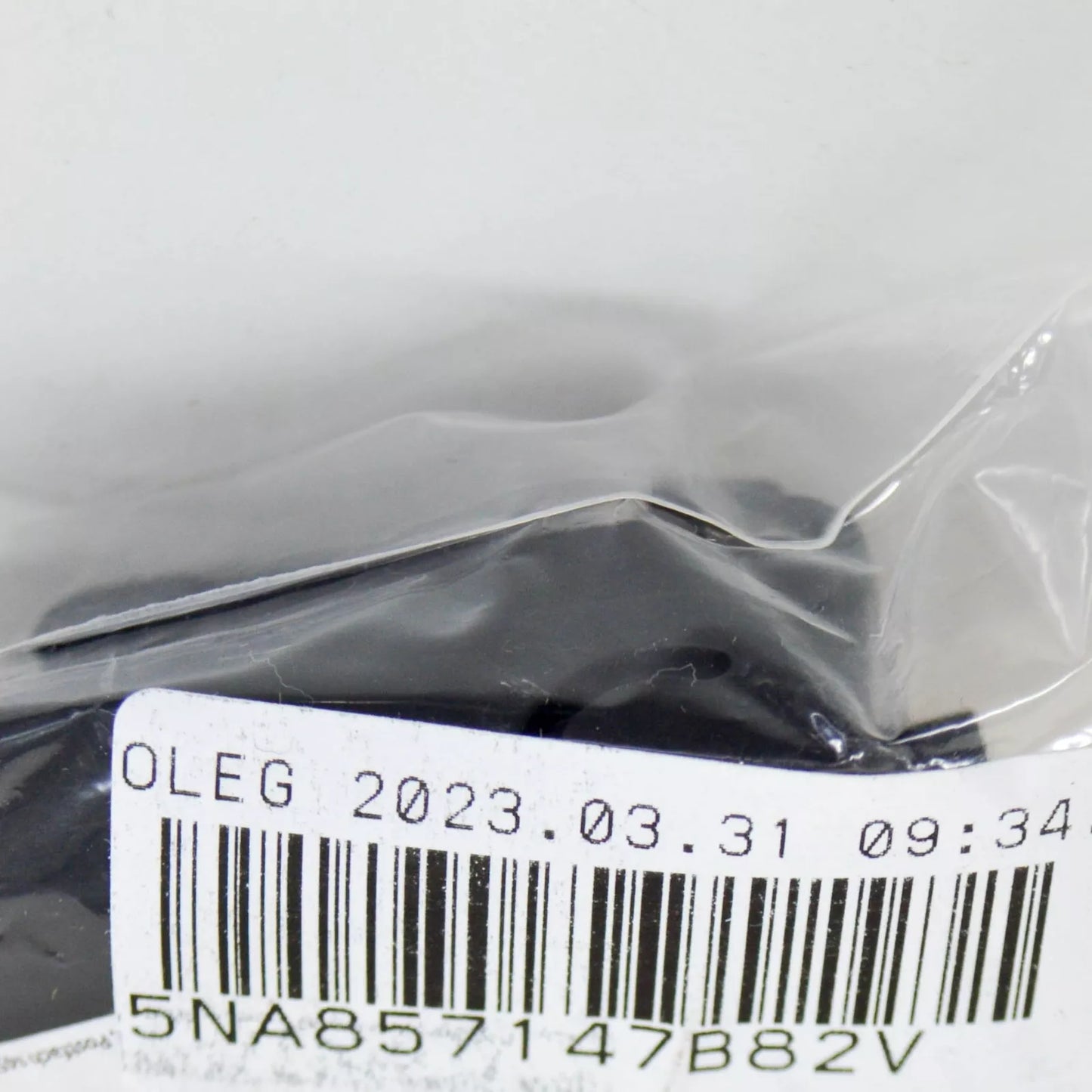 NEW VOLKSWAGEN TIGUAN AD GLOVE BOX LID HANDLE 5NA857147B82V ORIGINAL