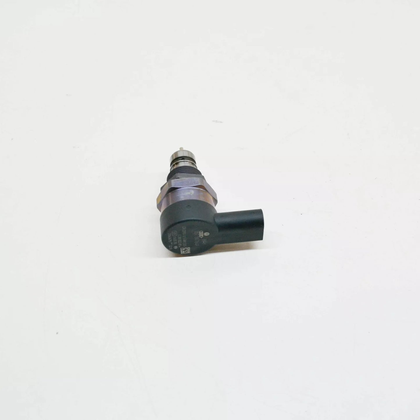 NEW AUDI Q7 4L FUEL RAIL PRESSURE RELIEF VALVE 057130764F ORIGINAL
