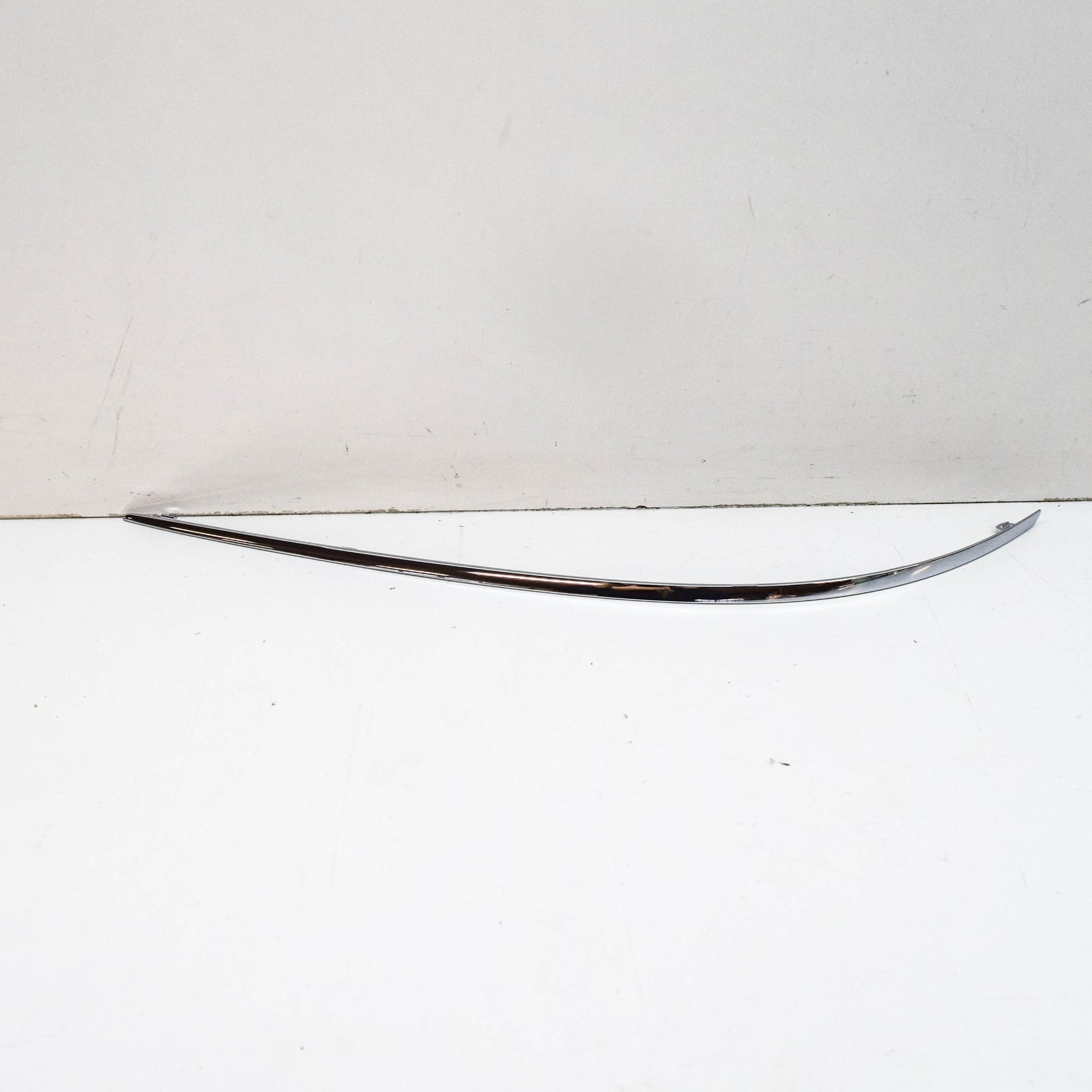 NEW MERCEDES-BENZ B W245 FRONT BUMPER RIGHT TRIM STRIP A1698851474 ORIGINAL