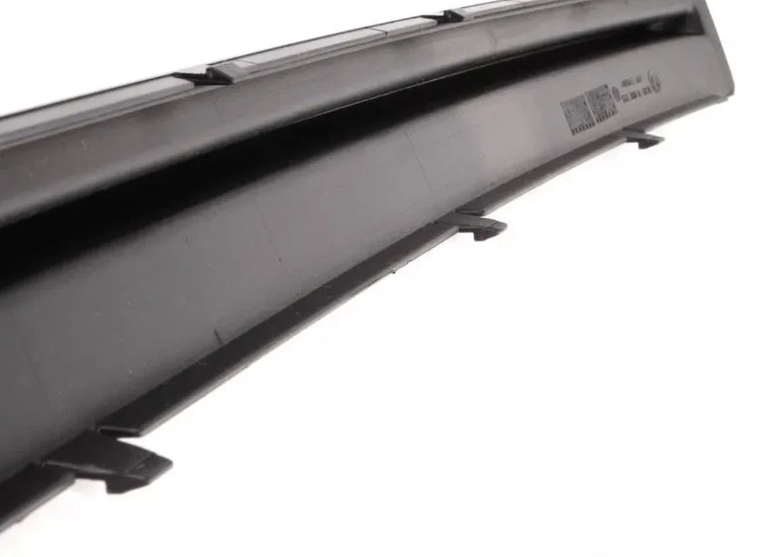 NEW BMW 3 E46 REAR BUMPER LOWER CENTER COVER 51122492225 2492225 ORIGINAL