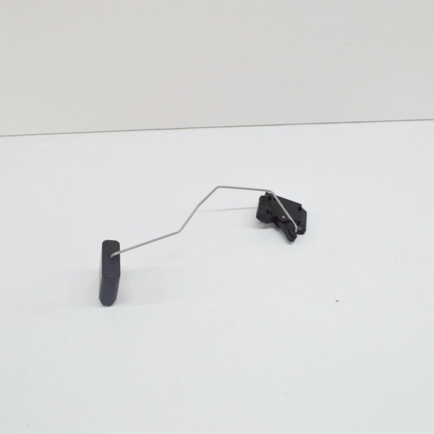 NEW AUDI Q5 8R FUEL GAUGE SENSOR 8R0919673D