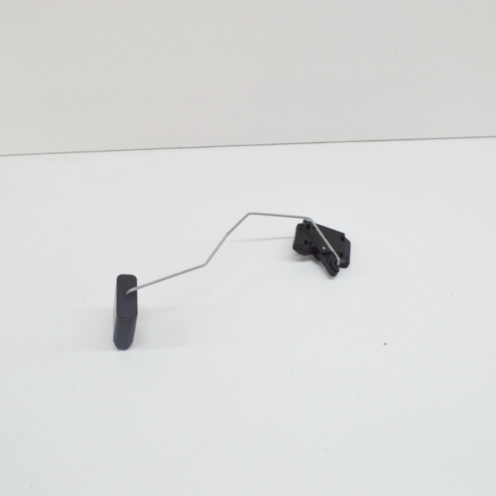 NEW AUDI Q5 8R FUEL GAUGE SENSOR 8R0919673D