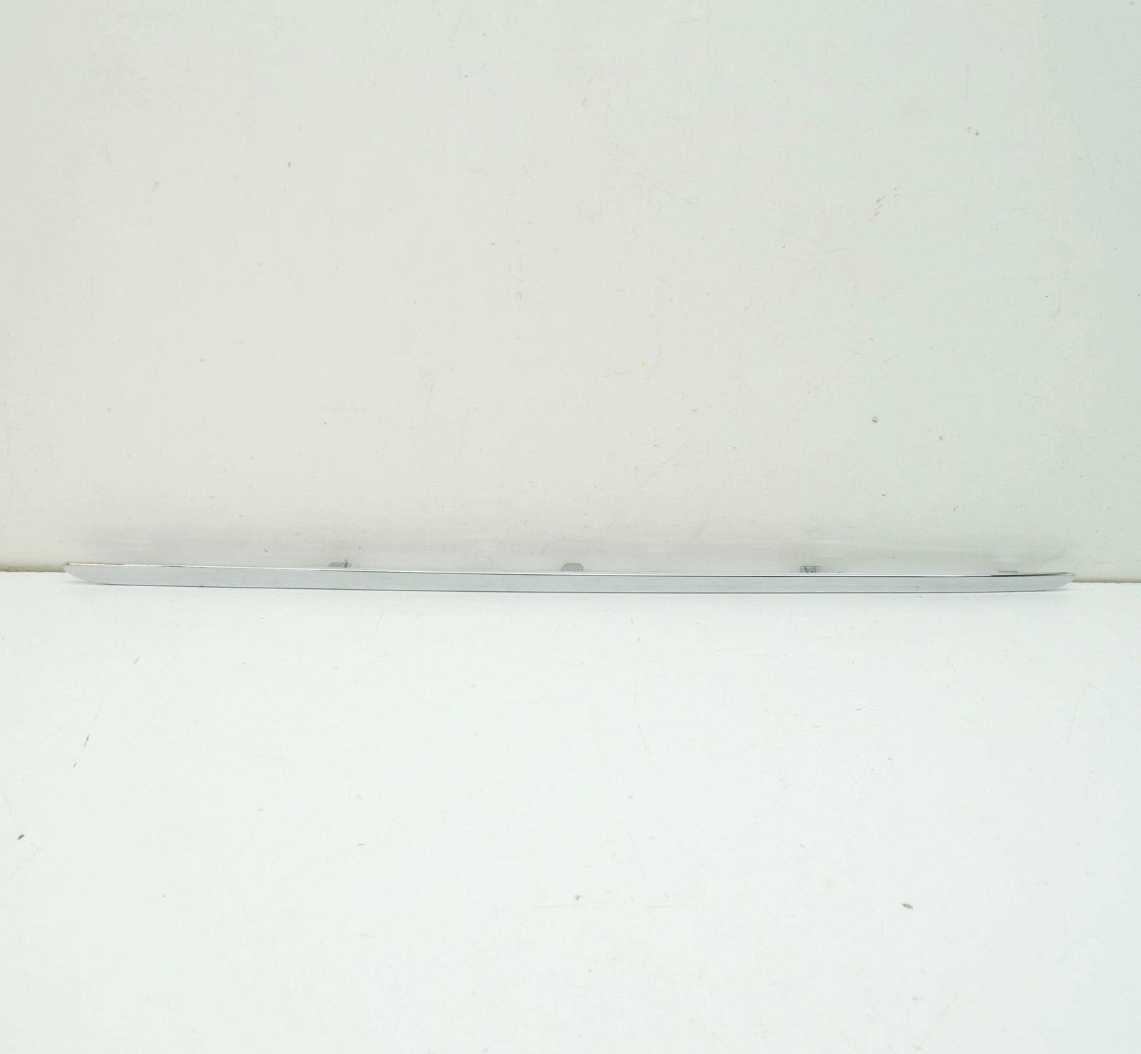 NEW MERCEDES-BENZ S-CLASS W221 REAR BUMPER RIGHT TRIM STRIP A2218850421 ORIGINAL