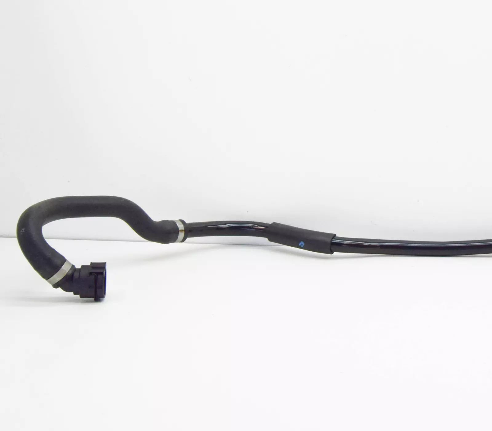 NEW MB GLC COUPE C253 RADIATOR COOLANT HOSE A2135002100 ORIGINAL
