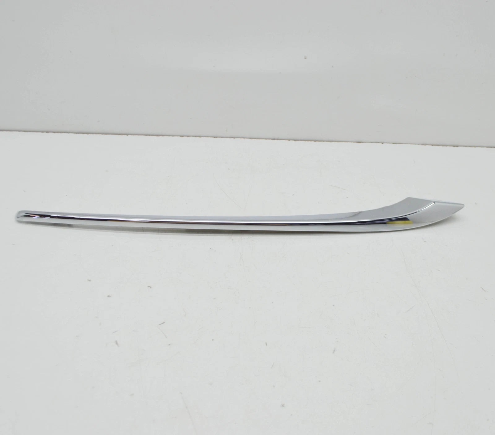 NEW BMW 7 G11 FRONT BUMPER LEFT UPPER MOLDING 51117362693 7362693 2016 ORIGINAL