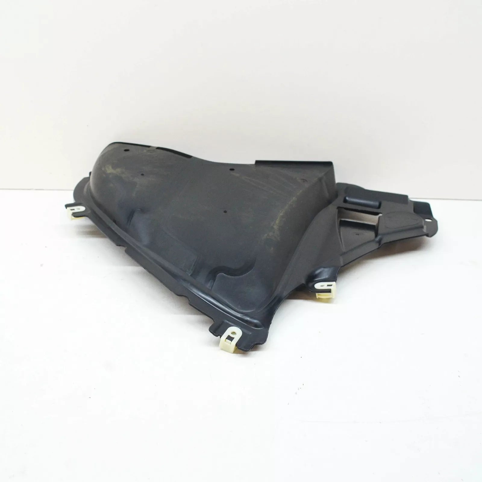 NEW BMW 5 G30 FRONT LEFT WHEEL ARCH BOTTOM COVER 51718082211 ORIGINAL