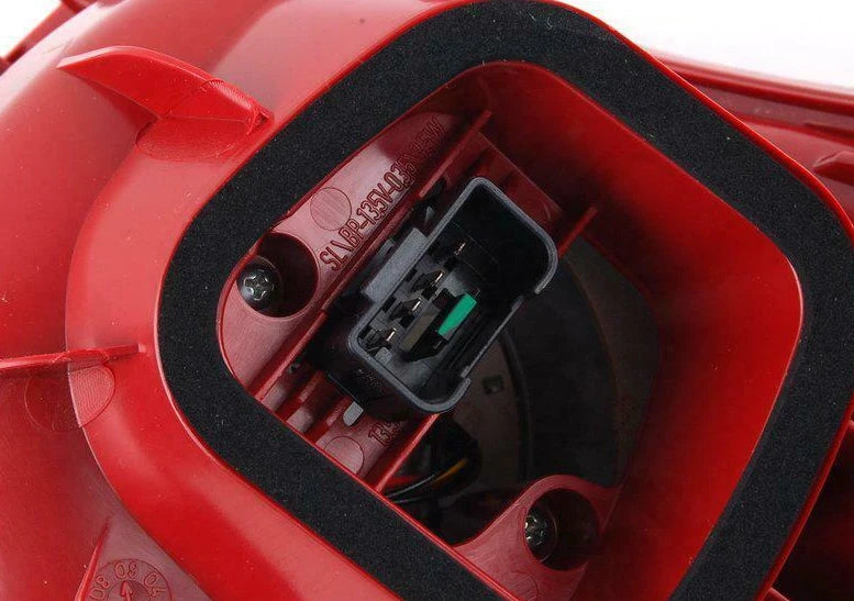 NEW VW PASSAT VARIANT B6 REAR LEFT OUTER TAILLIGHT 3C9945095P ORIGINAL