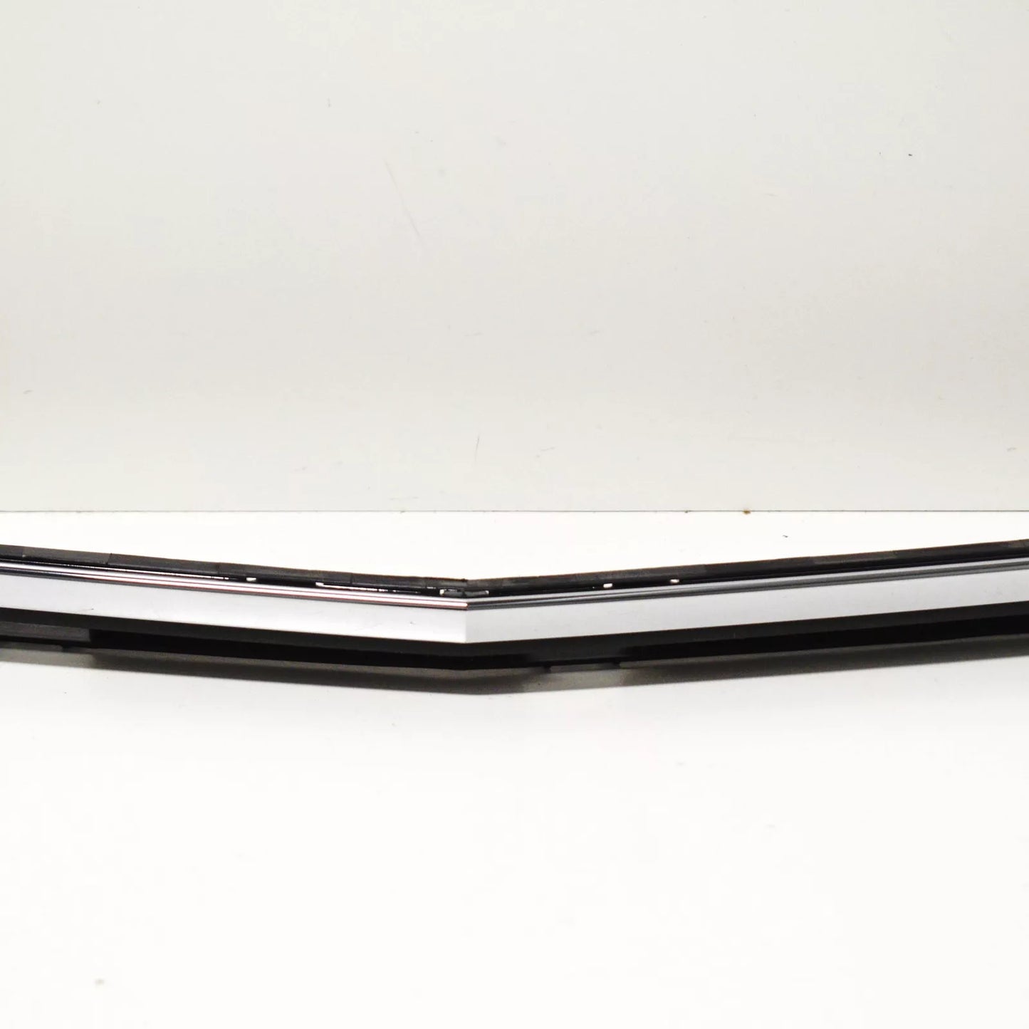 NEW MERCEDES-BENZ C W204 AMG FRONT BUMPER GRILLE UPPER TRIM A2048800983