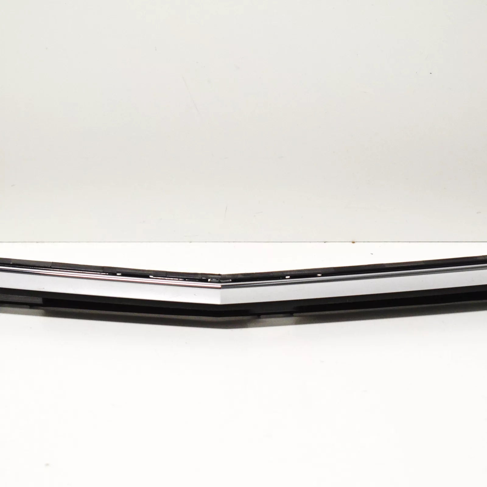 NEW MERCEDES-BENZ C W204 AMG FRONT BUMPER GRILLE UPPER TRIM A2048800983