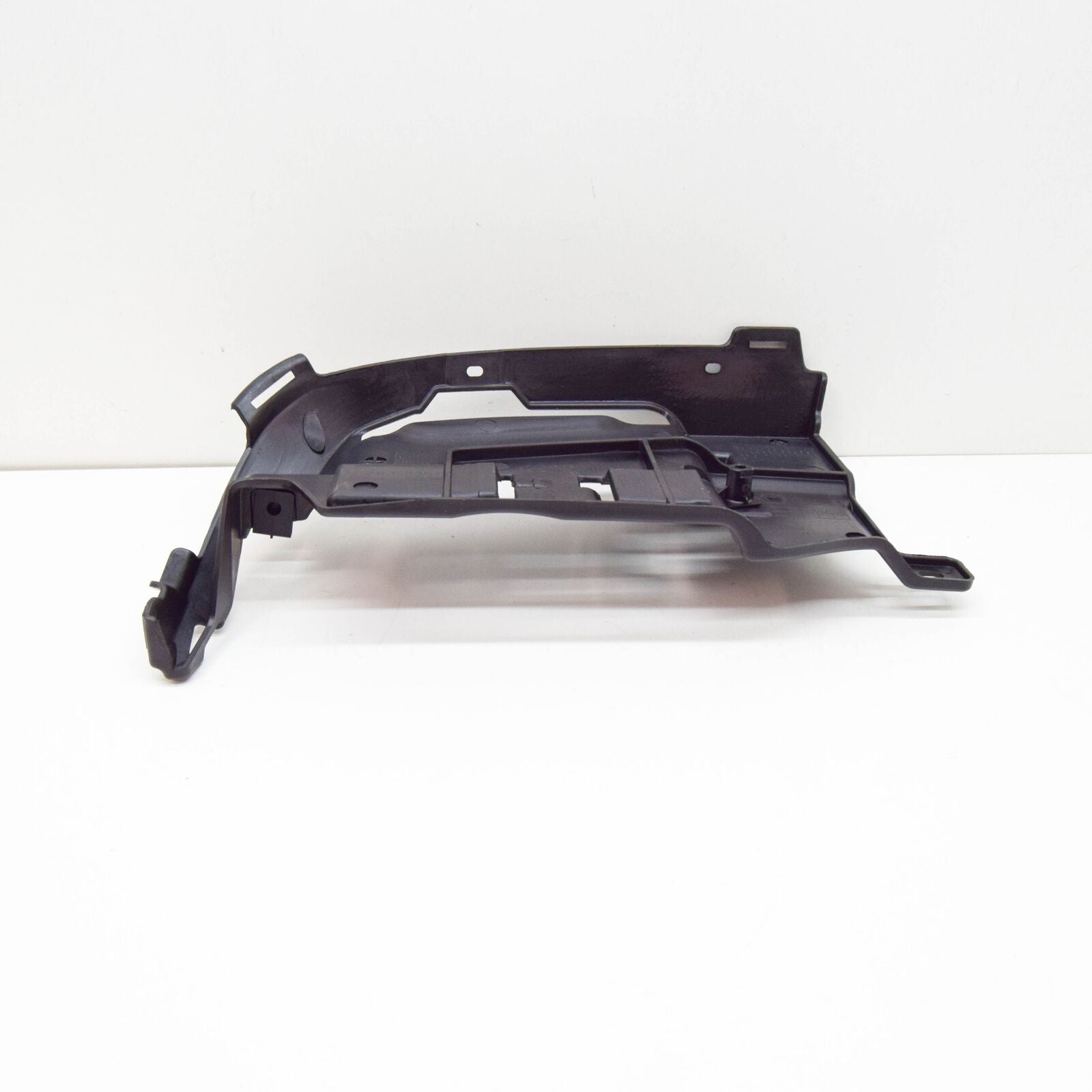 NEW MERCEDES-BENZ E W212 REAR BUMPER RIGHT TAIL PIPE BRACKET A2128852014