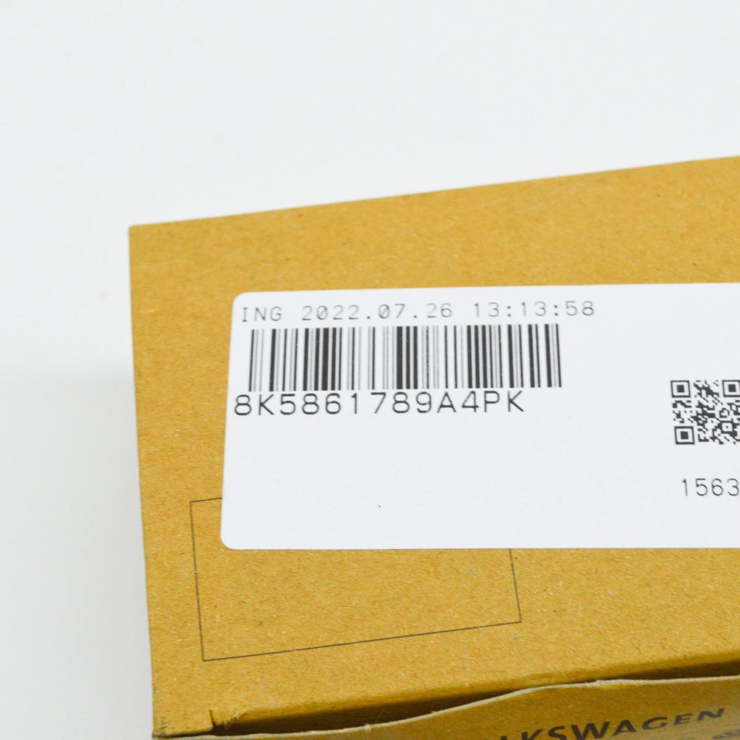 NEW AUDI A4 B8 REAR LEFT ROLLER SUNBLIND SUSPENSION LUG 8K5861789A4PK ORIGINAL