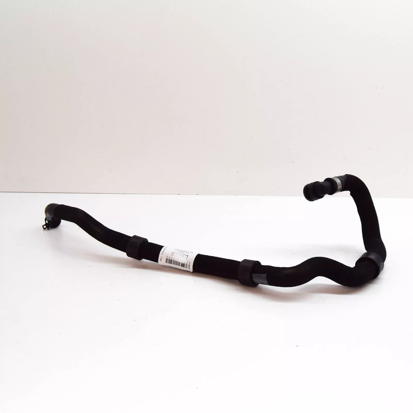 NEW MB E W212 AMG ENGINE TO LOW-TEMPERATURE COOLER HOSE A2185010282 ORIGINAL