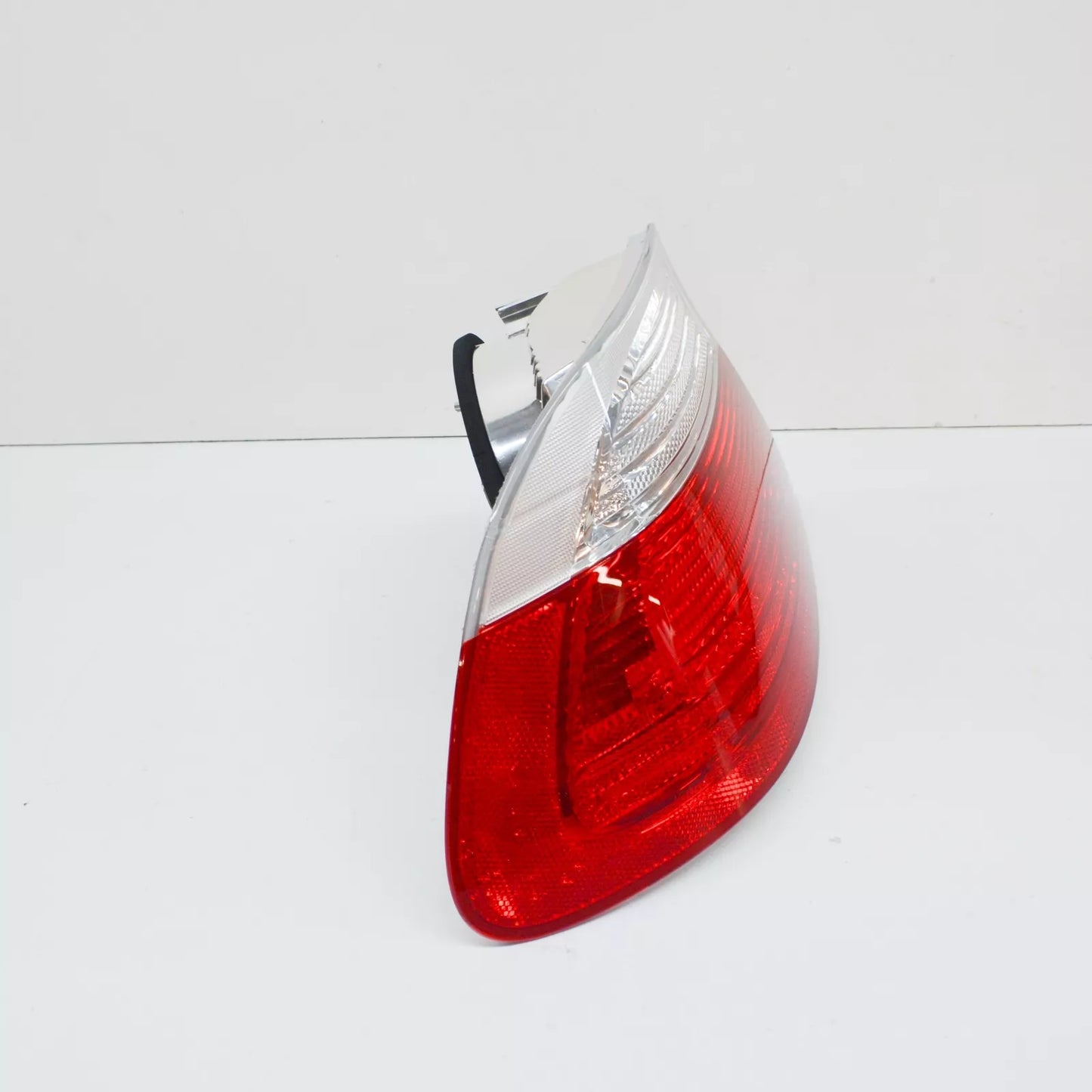 NEW BMW 3 E46 REAR LEFT TAILLIGHT 63218383825 8383825 ORIGINAL