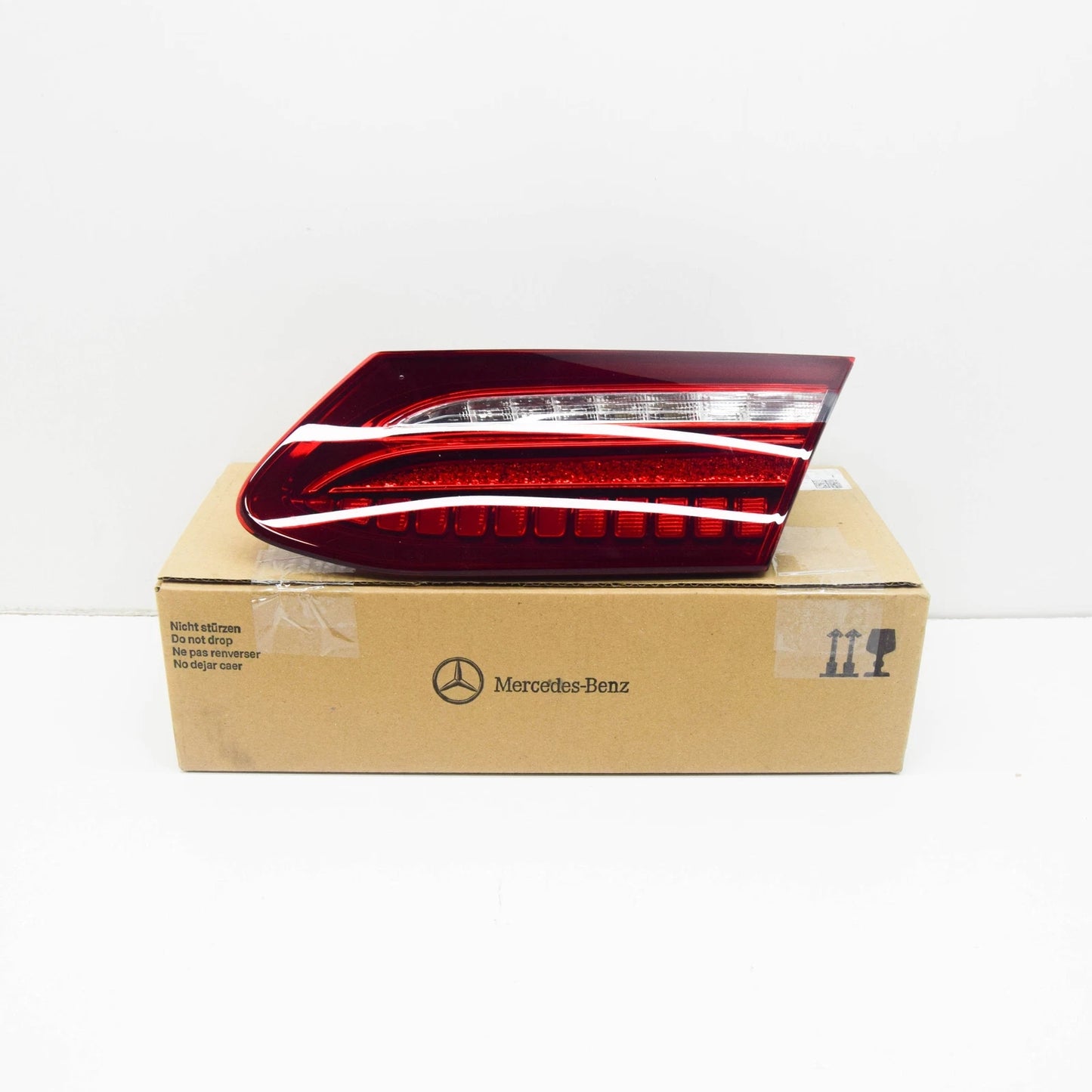 NEW MERCEDES-BENZ E COUPE C238 REAR RIGHT TAILGATE TAILLIGHT A2389062400