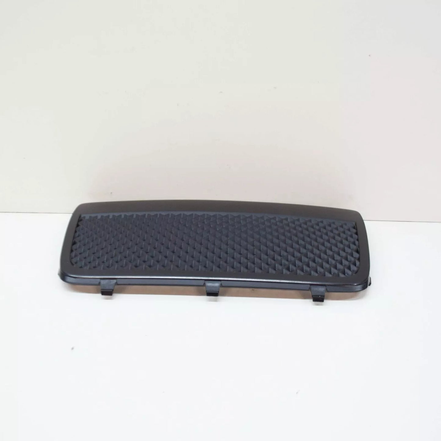 NEW AUDI R8 42 REAR VALANCE GRILLE CENTER 420807925A GENUINE