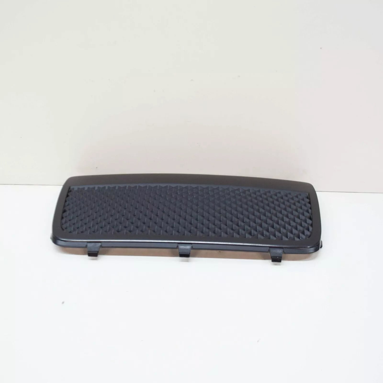 NEW AUDI R8 42 REAR VALANCE GRILLE CENTER 420807925A GENUINE
