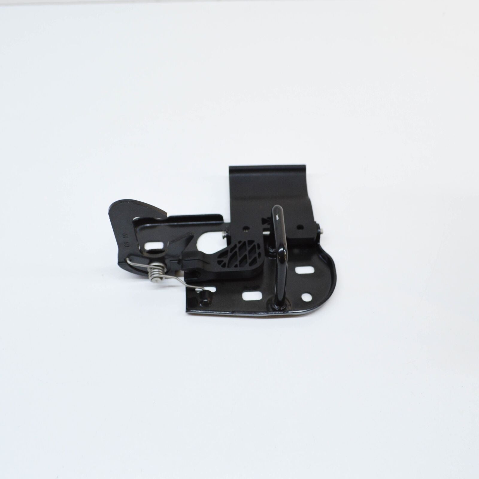 NEW VOLKSWAGEN PASSAT CC ENGINE HOOD CATCH HOOK 3C8823480A ORIGINAL