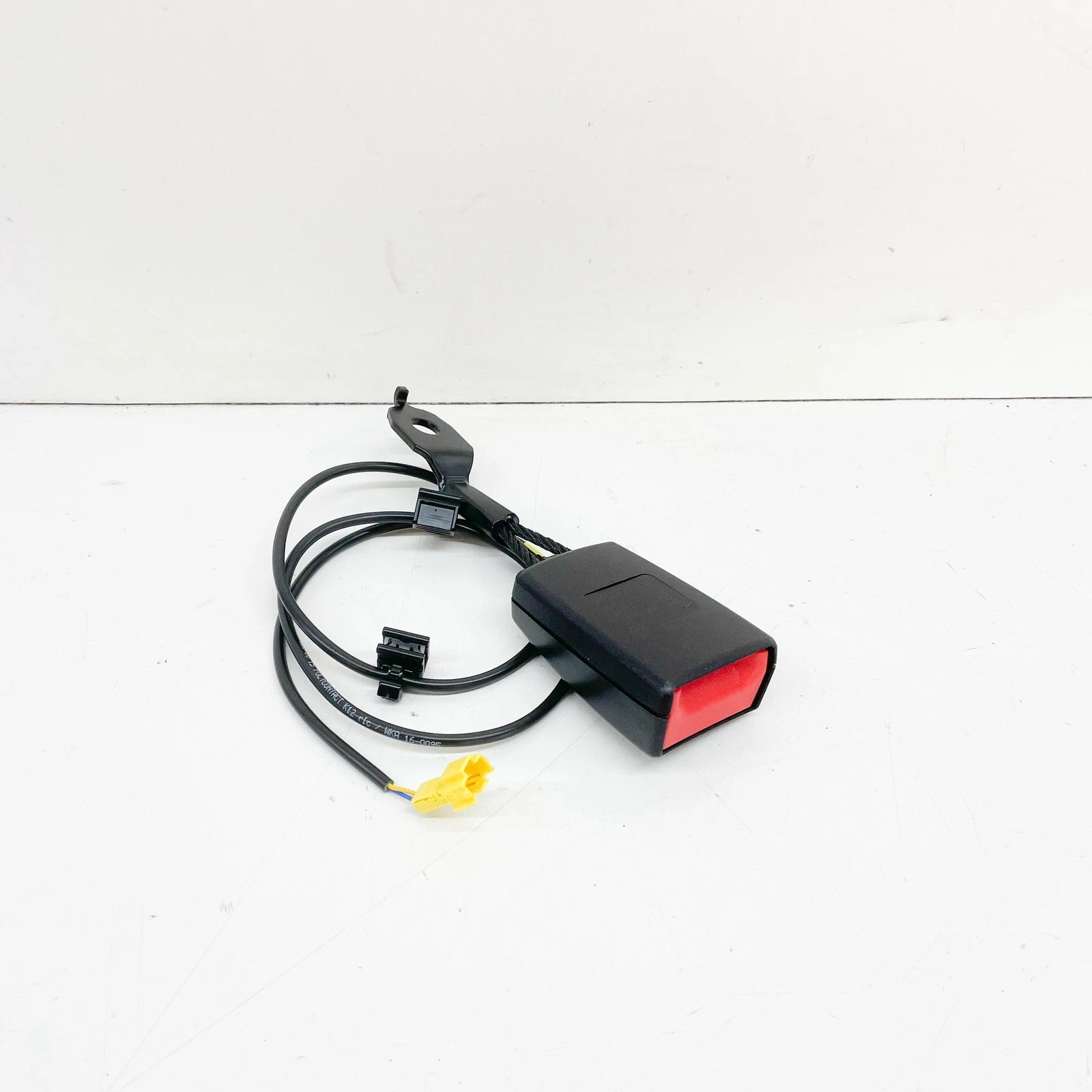 NEW MERCEDES-BENZ E COUPE C207 FRONT RIGHT SEAT BUCKLE A2078601869 ORIGINAL