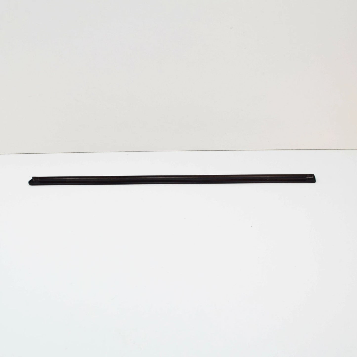 NEW BMW 3 CONVERTIBLE E30 RIGHT SIDE WINDOW MOLDING 51131961794 ORIGINAL