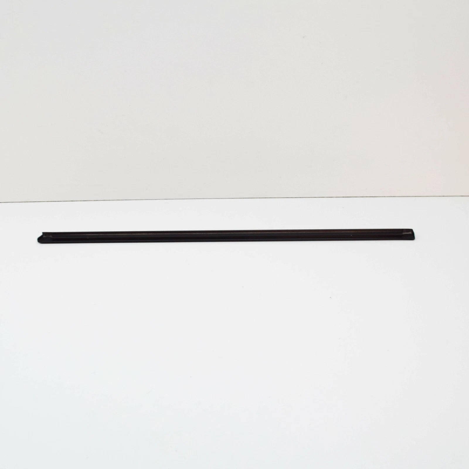 NEW BMW 3 CONVERTIBLE E30 RIGHT SIDE WINDOW MOLDING 51131961794 ORIGINAL