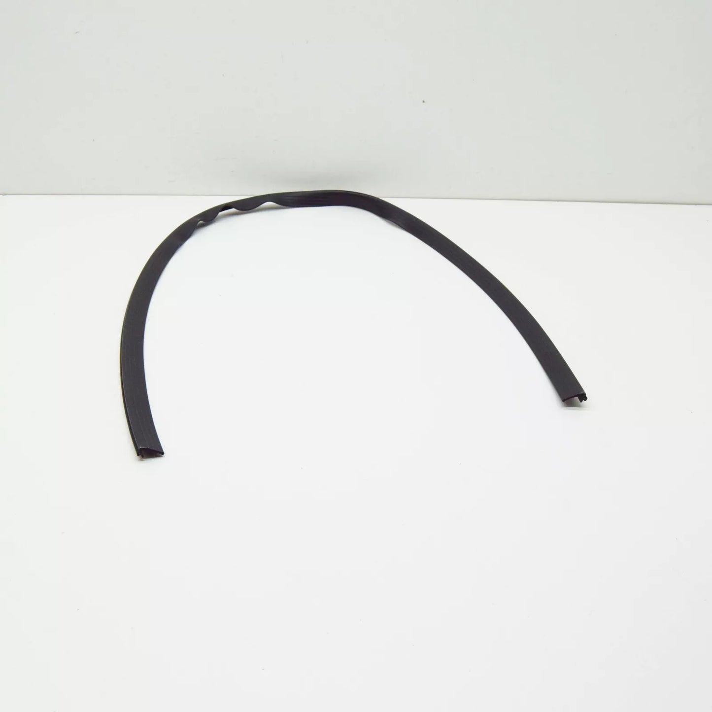 NEW VW TOUAREG 7P REAR SUNROOF GLASS SEAL 7P0877913 ORIGINAL