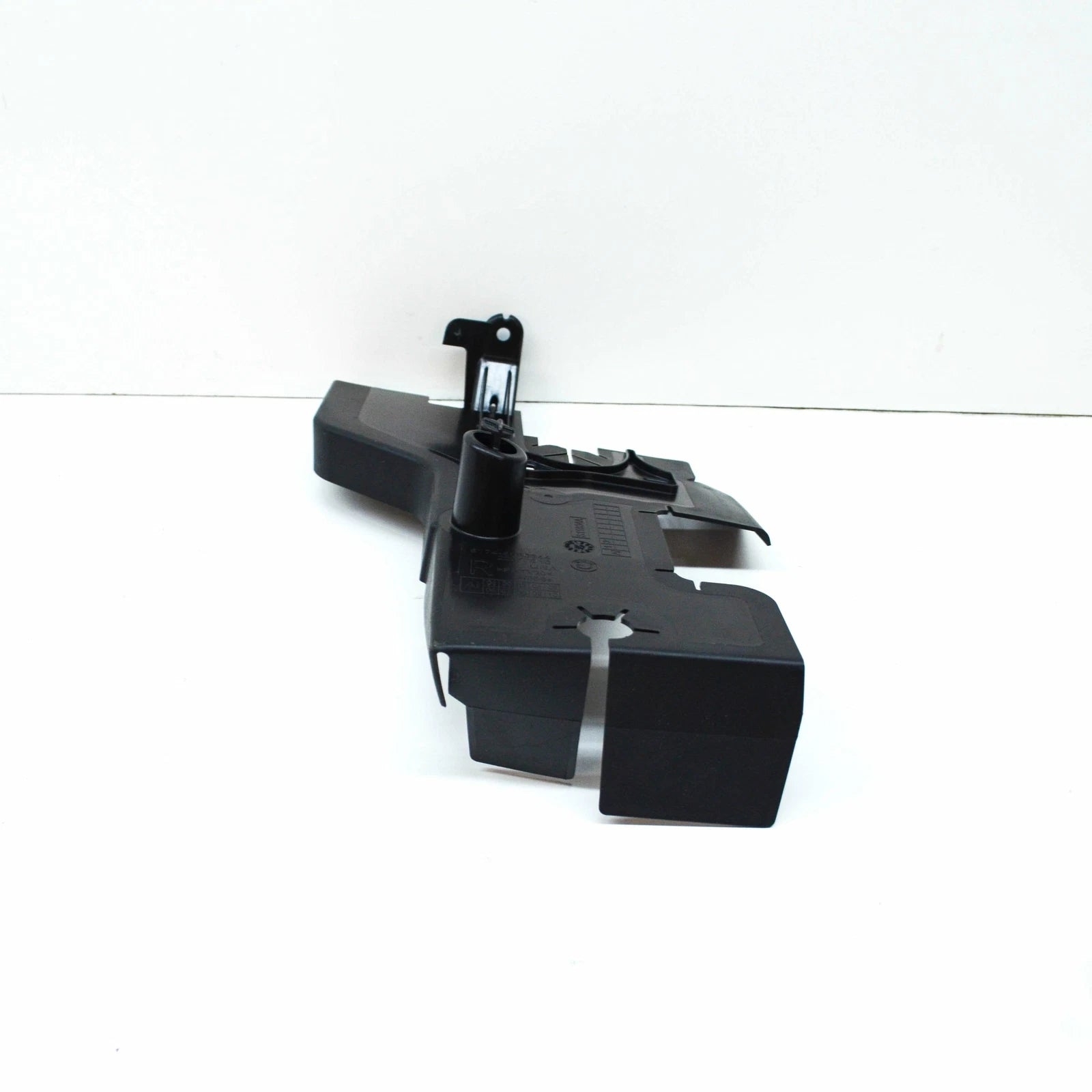 NEW BMW X5 G05 RADIATOR RIGHT AIR DUCT BOTTOM 51748090944 ORIGINAL