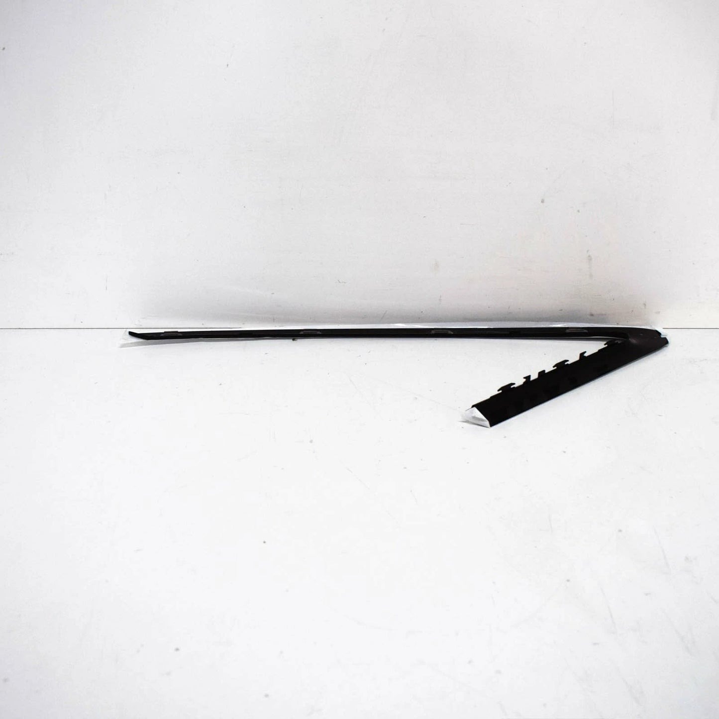 NEW AUDI A4 B9 RIGHT QUARTER PANEL REVEAL MOLDING 8W5853346AT94 ORIGINAL