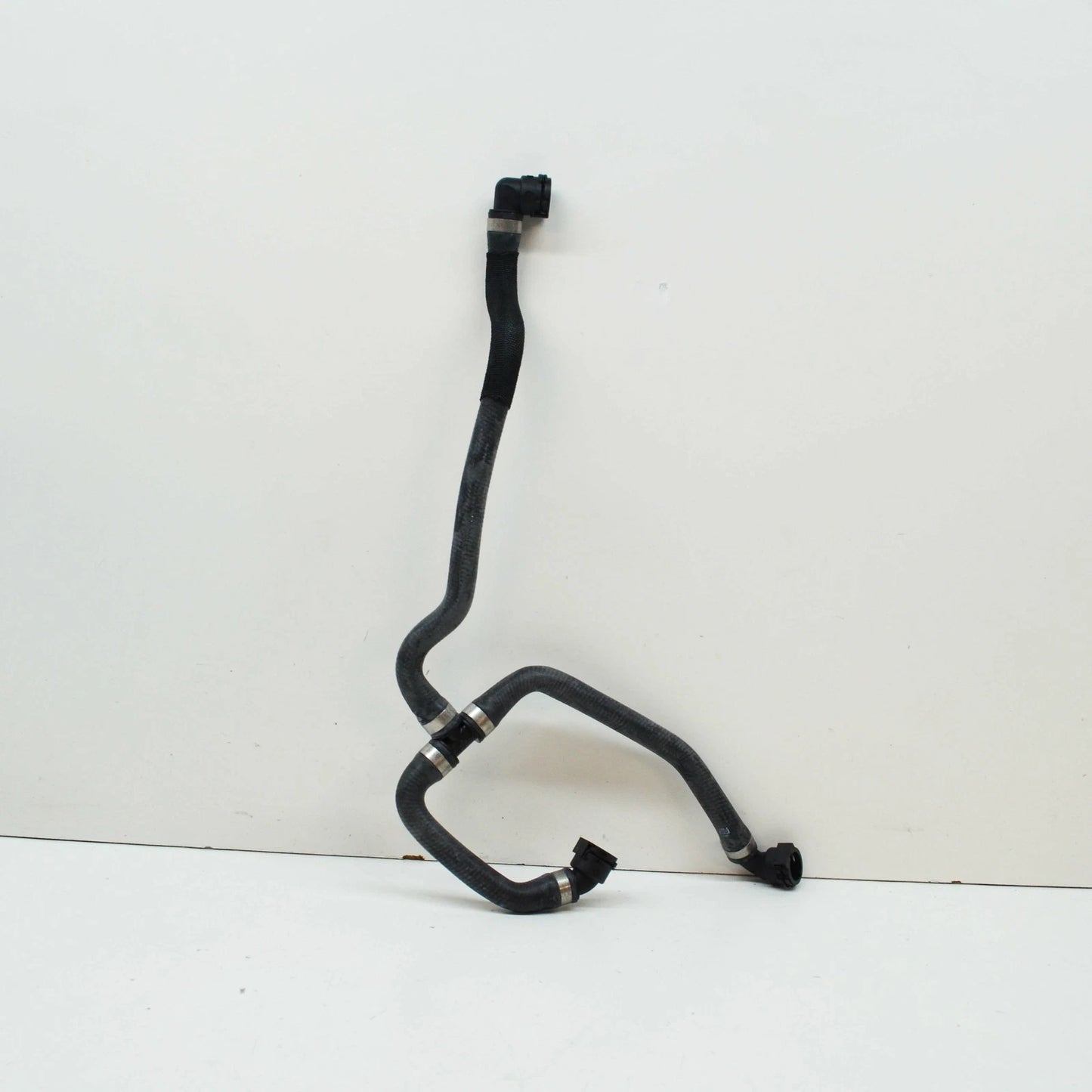 NEW BMW 5 G30 COOLING EXPANSION TANK PIPE HOSE 17128602602 ORIGINAL