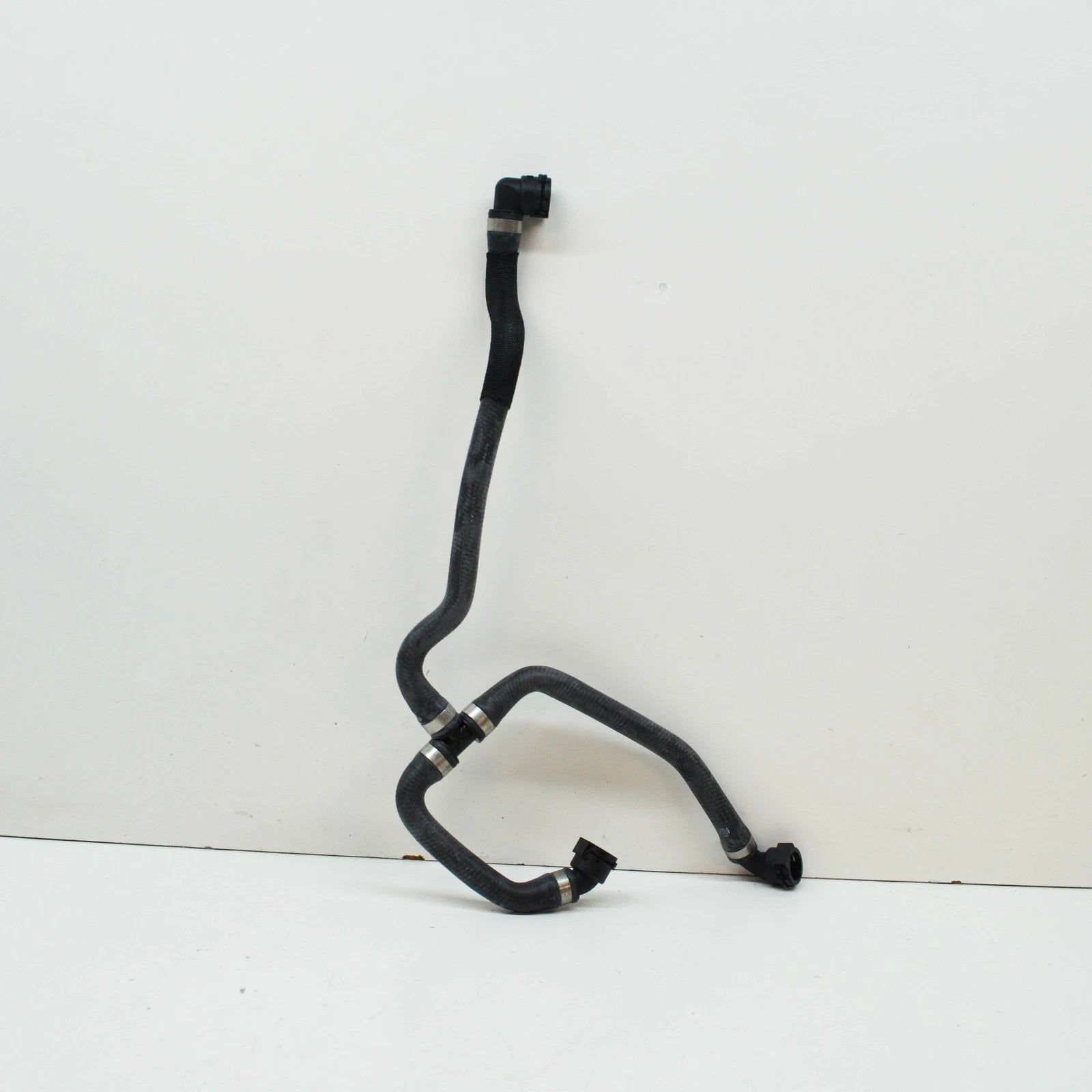 NEW BMW 5 G30 COOLING EXPANSION TANK PIPE HOSE 17128602602 ORIGINAL