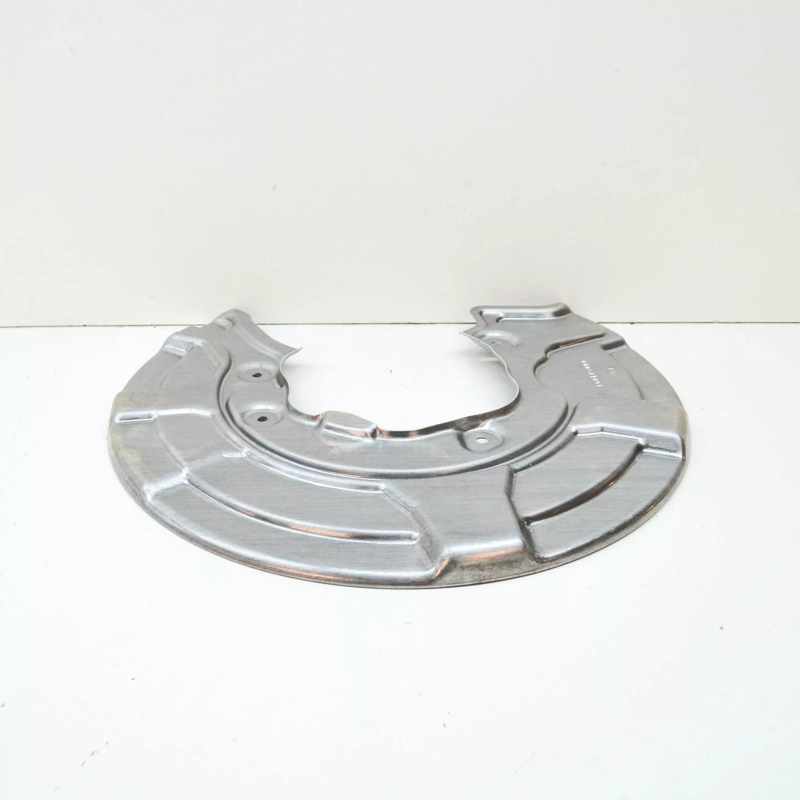 NEW BMW X5 G05 REAR RIGHT BRAKE DISC PROTECTION SHIELD 34206880474 ORIGINAL