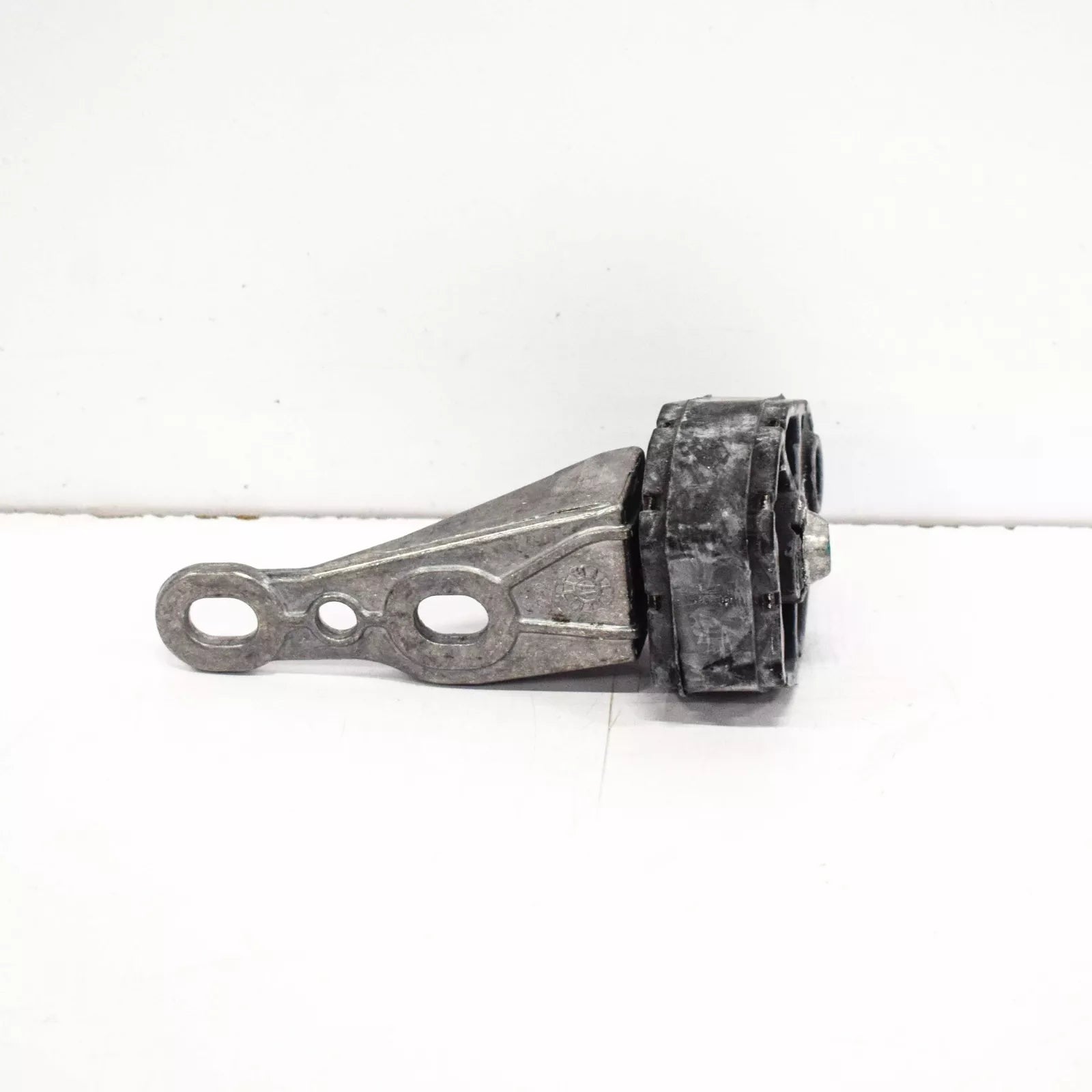 NEW AUDI Q5 8R REAR EXHAUST LEFT HOLDER 8R0253144B ORIGINAL