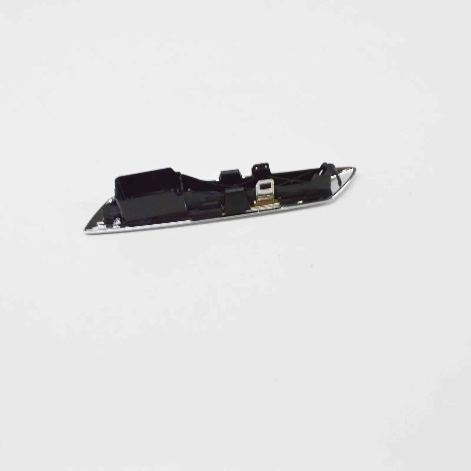 NEW BMW 5 F07 FRONT LEFT FENDER FINISHER COVER 7336641 51137336641 ORIGINAL