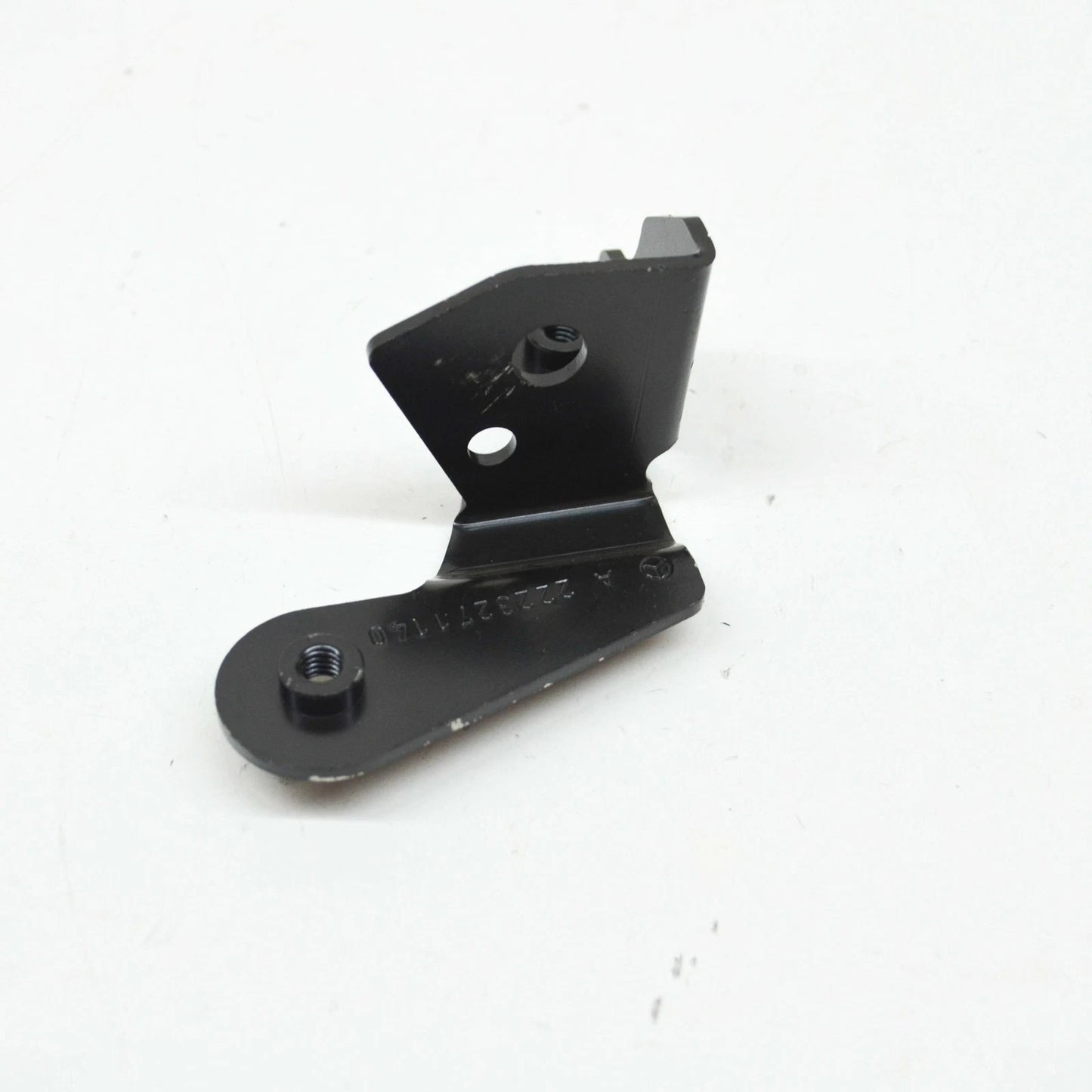 NEW MERCEDES-BENZ S W222 OIL TANK VALVE HOLDER BRACKET A2223271140 ORIGINAL